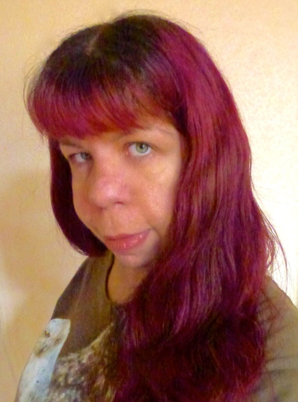 Using Oil To Style Frizzy Or Curly&nbsp;Hair